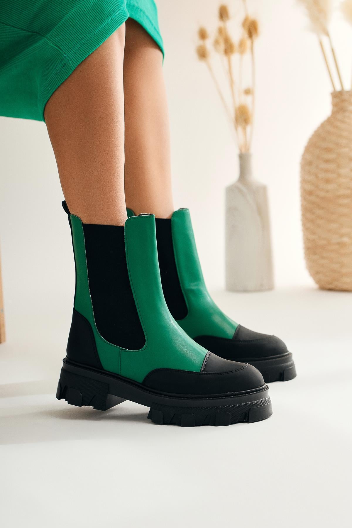 Aleeza Green Thick Soled Elastic Boots