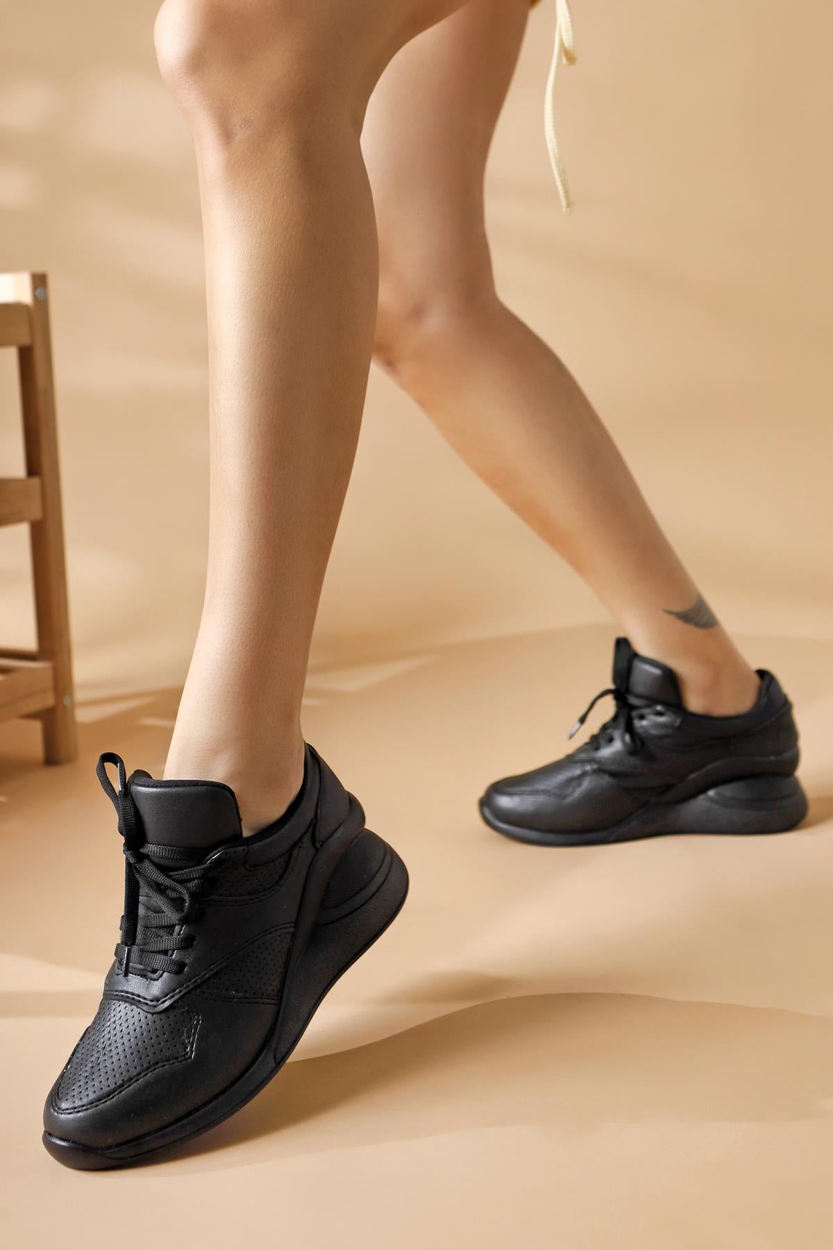 Alyce High Heel Black Sneakers