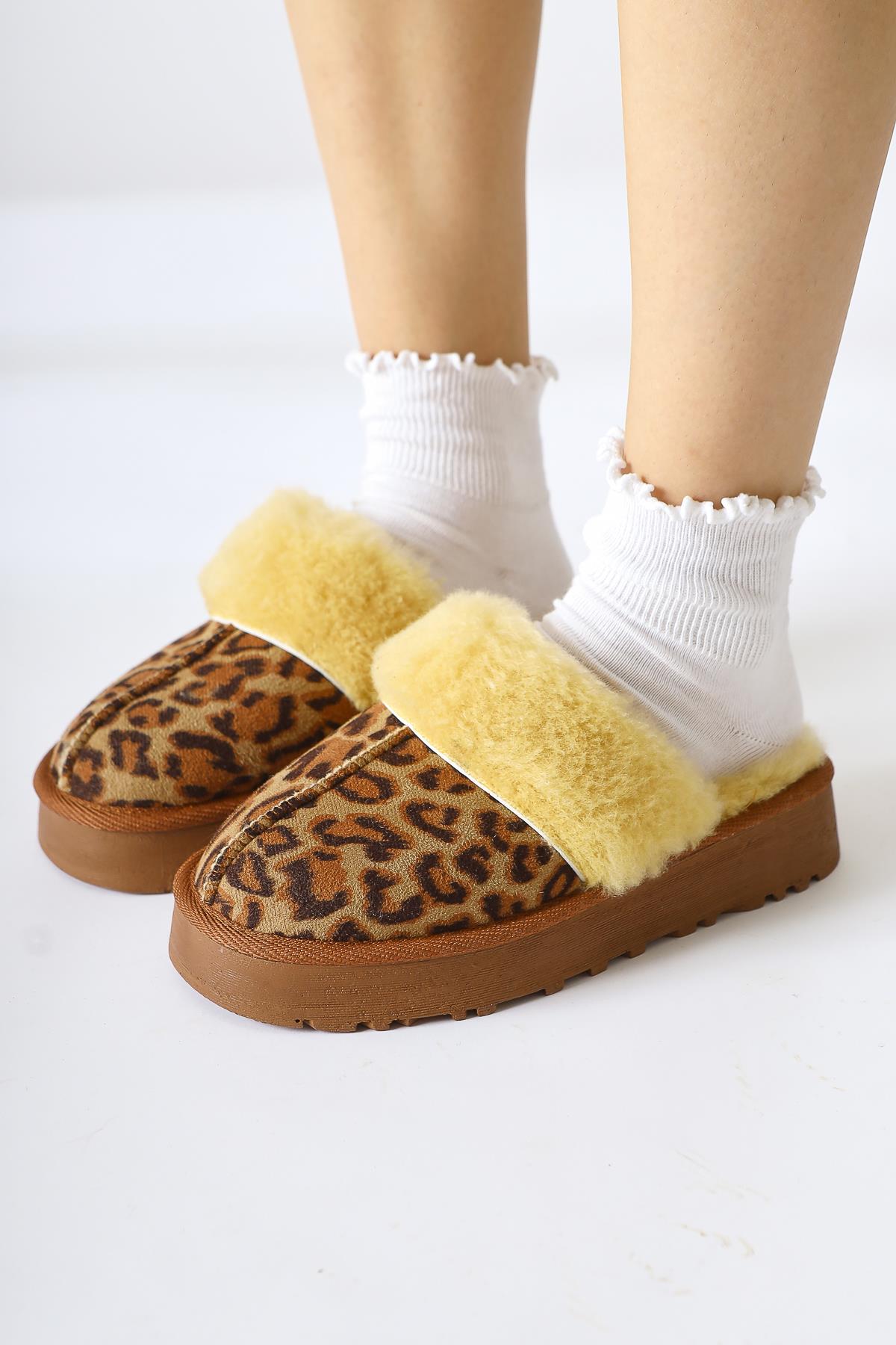 Anne-Margrete Leopard Patterned Suede Faux Fur Detail Slippers