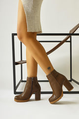 Bahiya Brown Oval Toe Zippered Heeled Boots