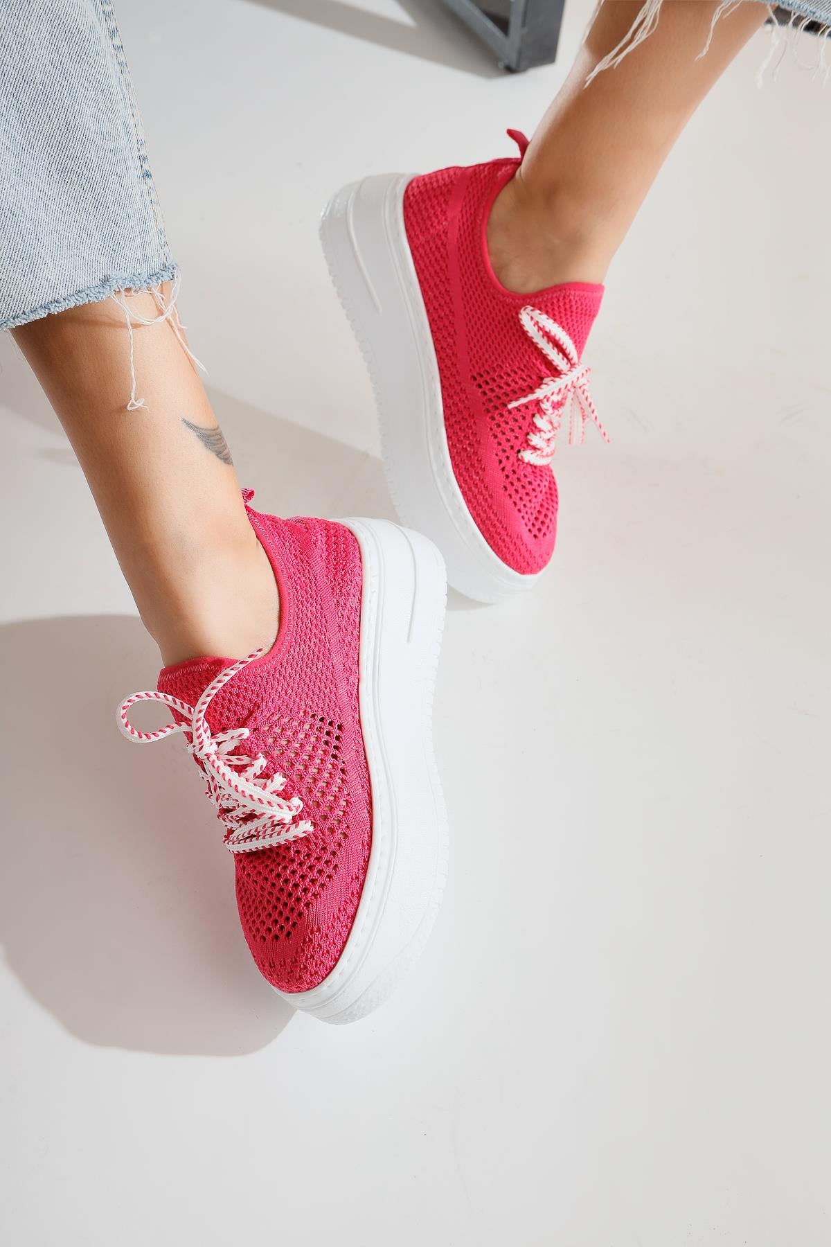 Benito Fuchsia Knit Stretch Thick Soled Sneakers