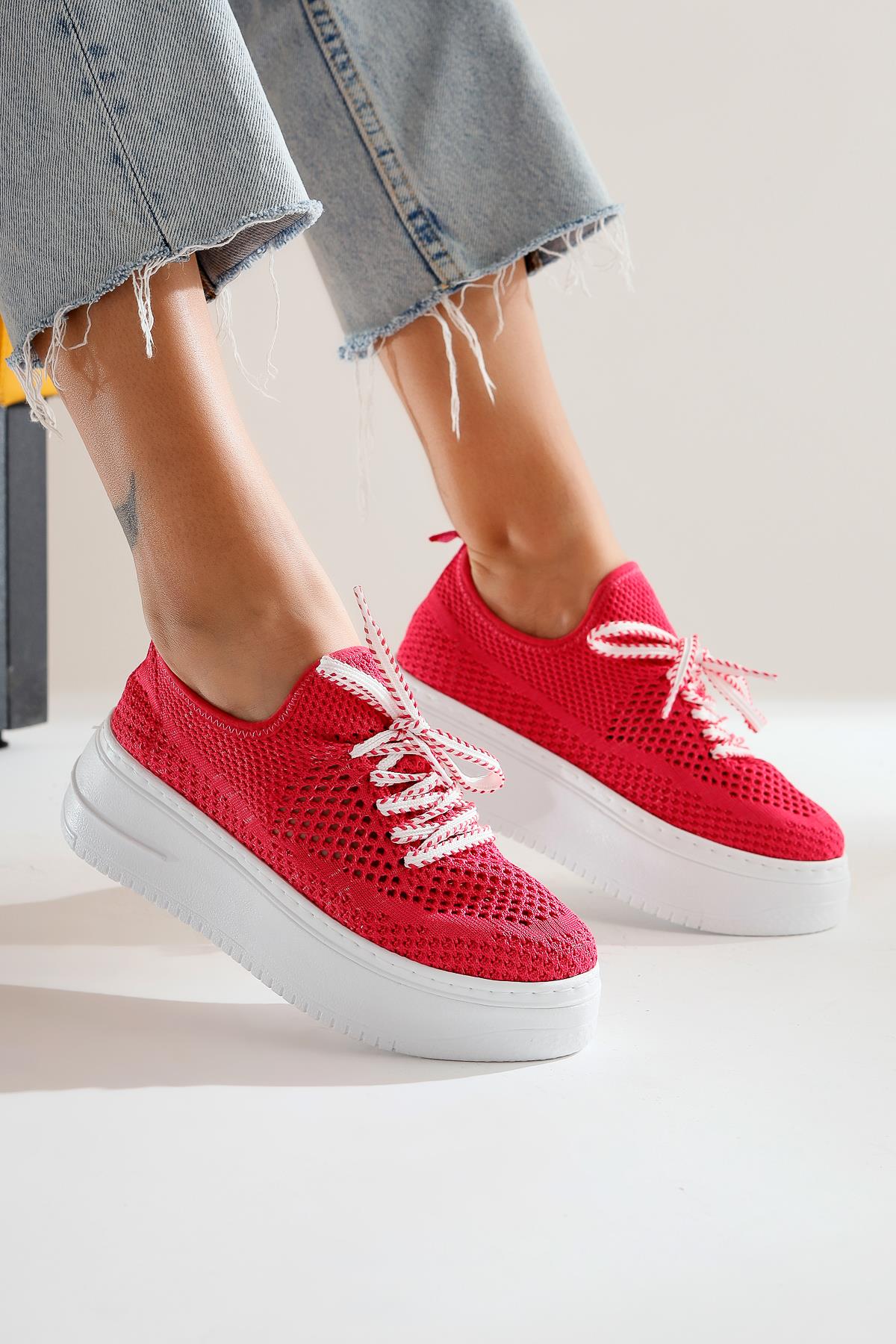 Benito Fuchsia Knit Stretch Thick Soled Sneakers