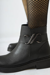 Birta Black Buckle Detailed Oval Toe Boots