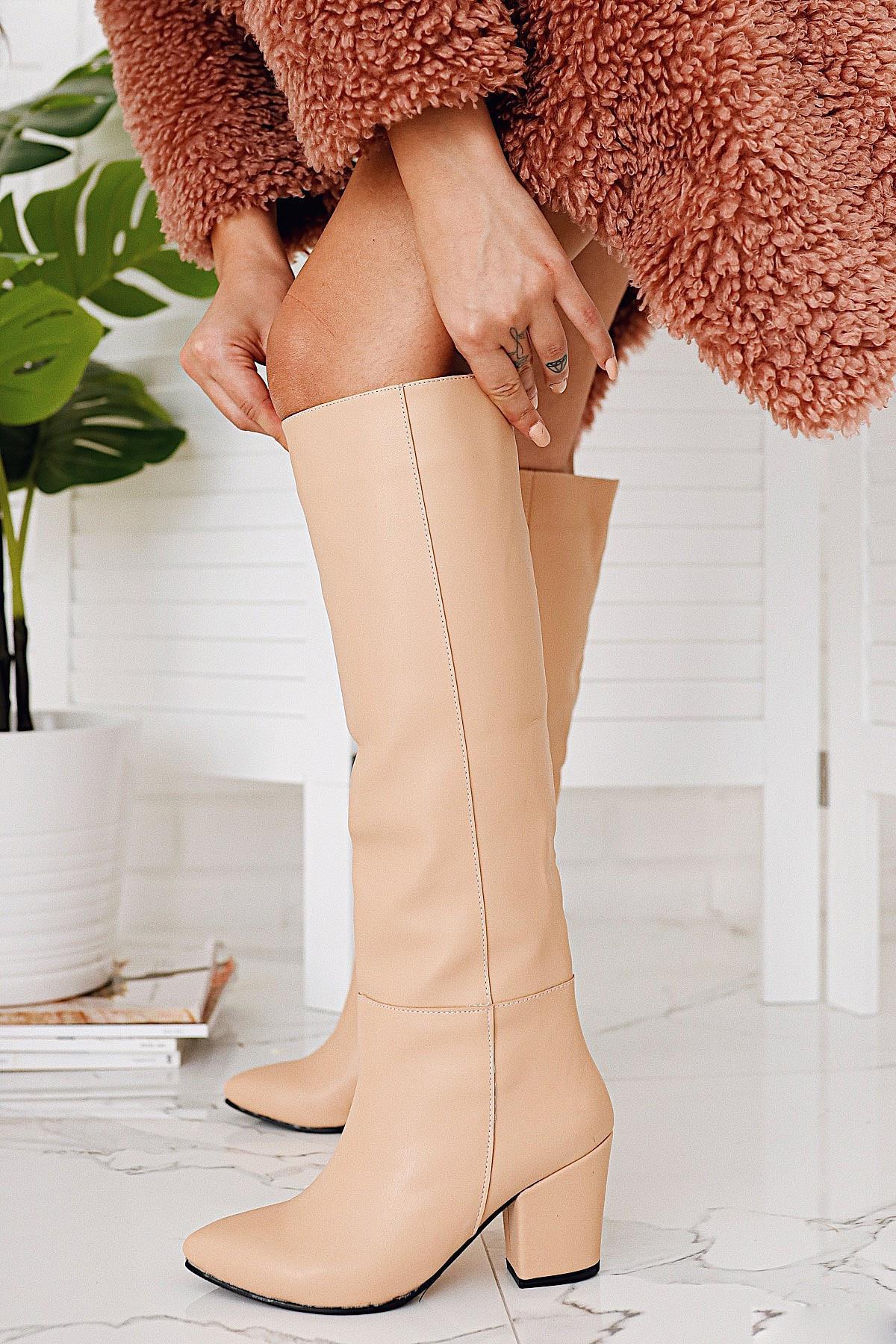 Chuck Nud Mid-Calf Heel Pull On Pointed Toe Boots