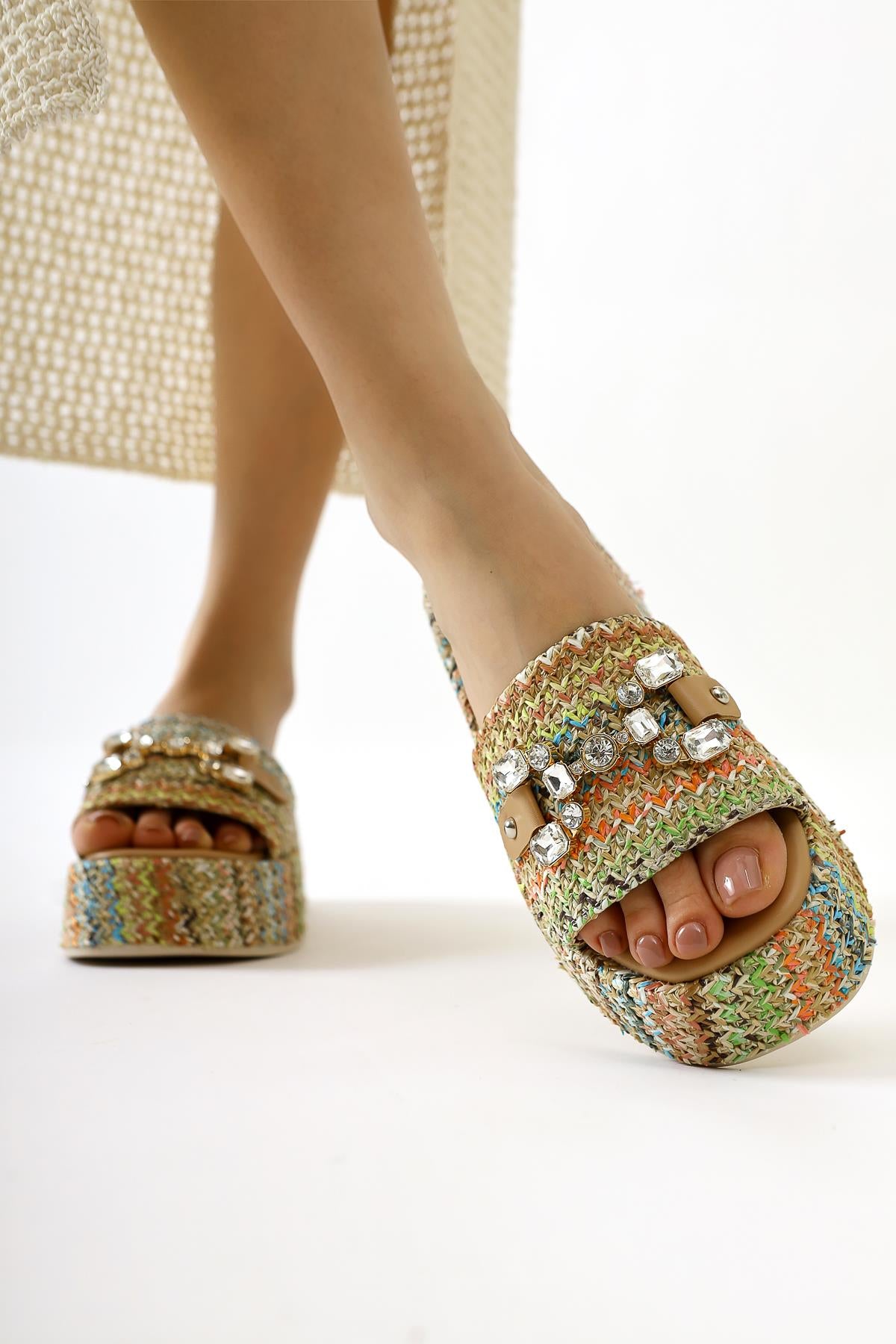 Dorine Multicolored Stone Buckle Detailed High-Sole Straw Slippers