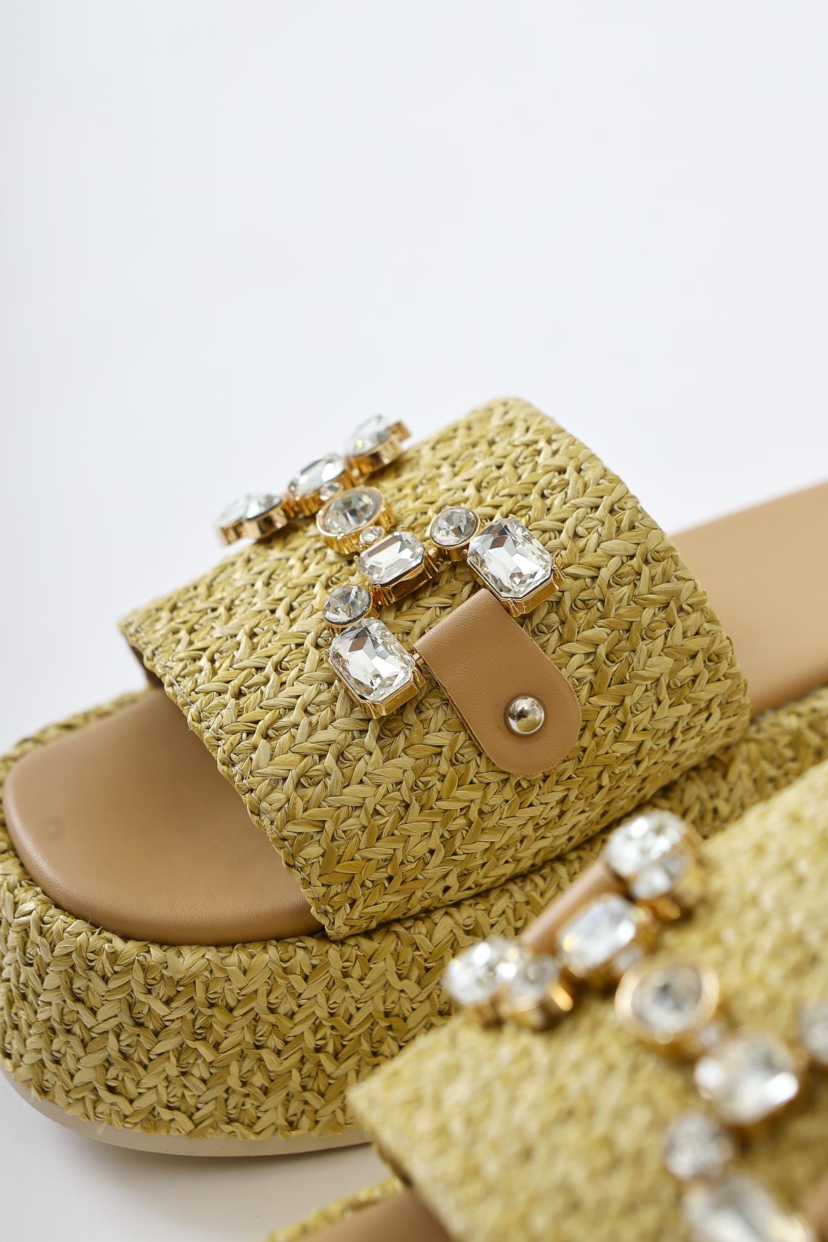 Dorine High-Sole Straw Slippers with Ten Stone Buckle Detail