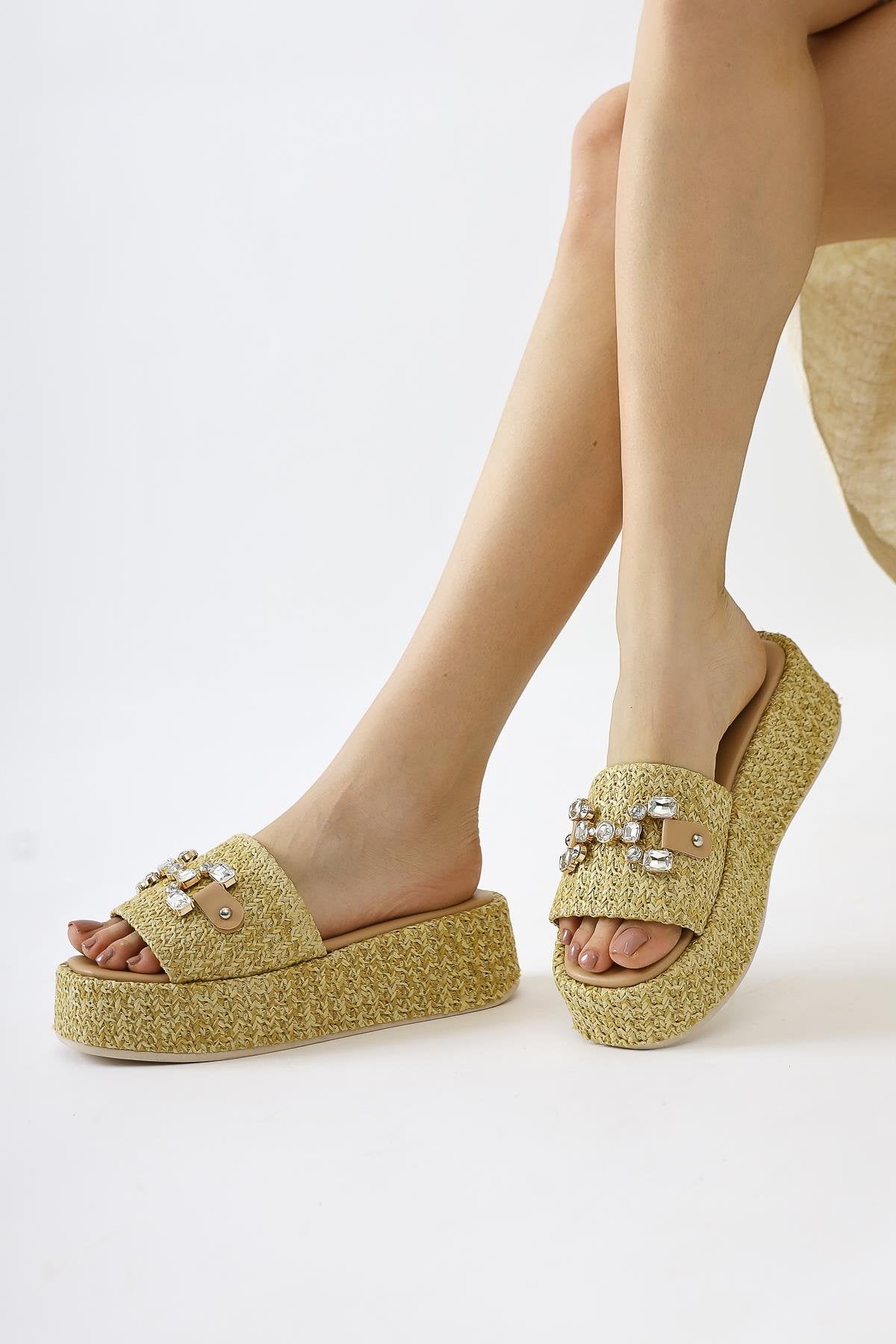 Dorine High-Sole Straw Slippers with Ten Stone Buckle Detail