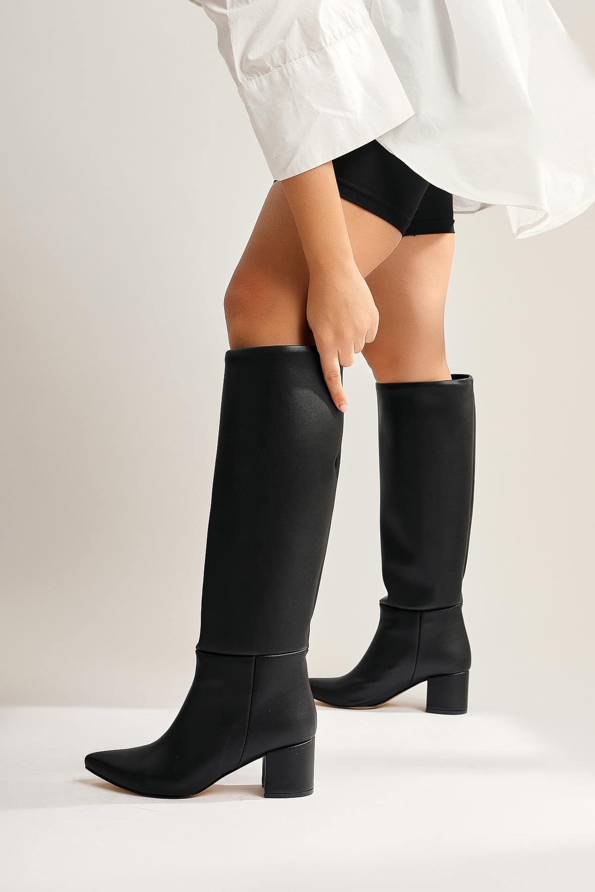 Fadiya Black Pointed Toe Pull-On Boots