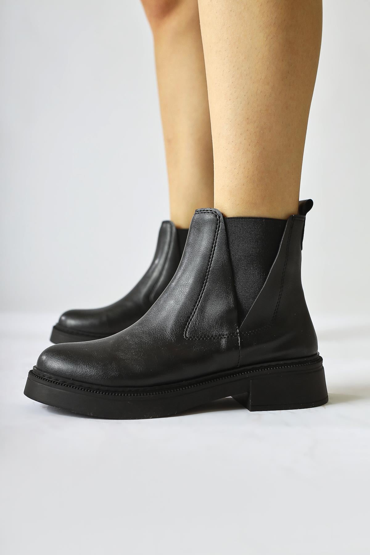 Fanney Black Rubber Boots