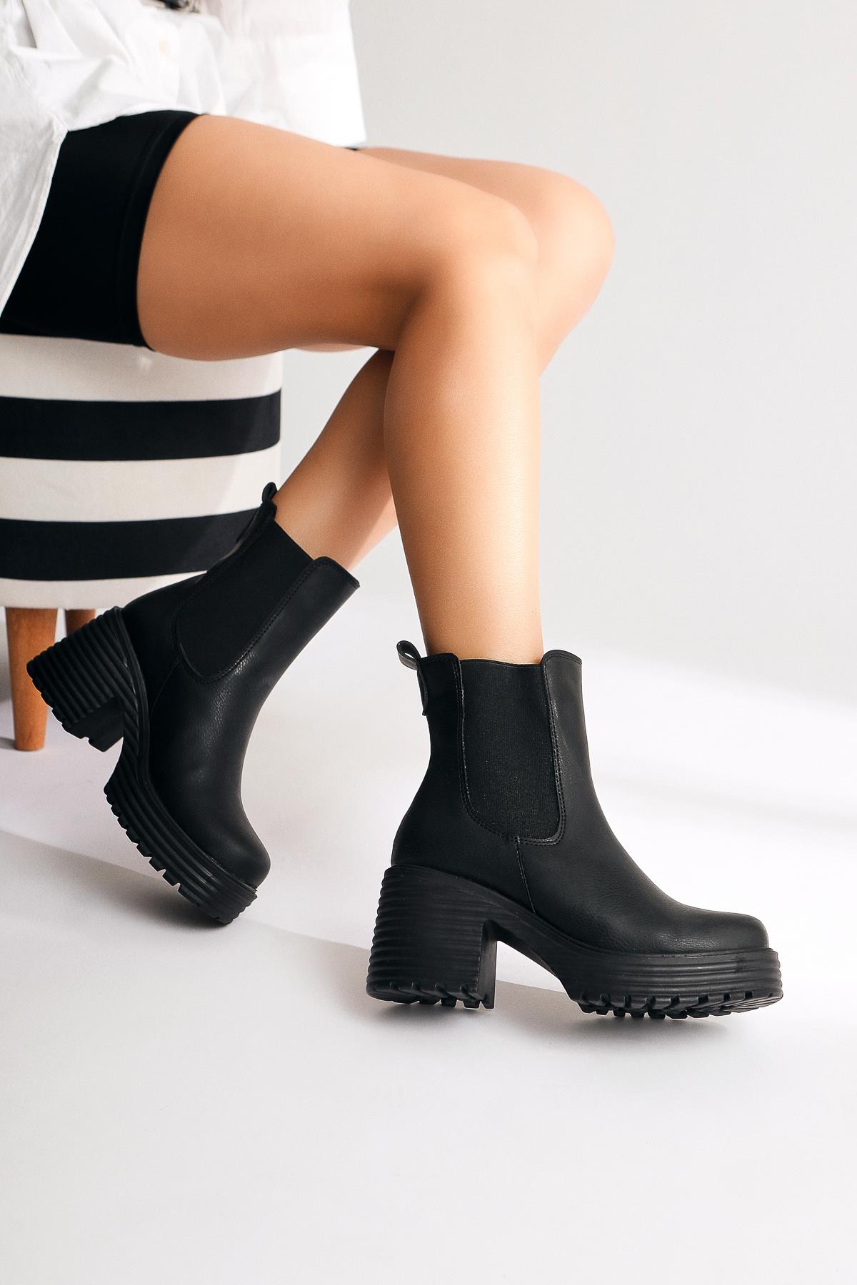 Firel Black Rubber Detailed High Sole Boots