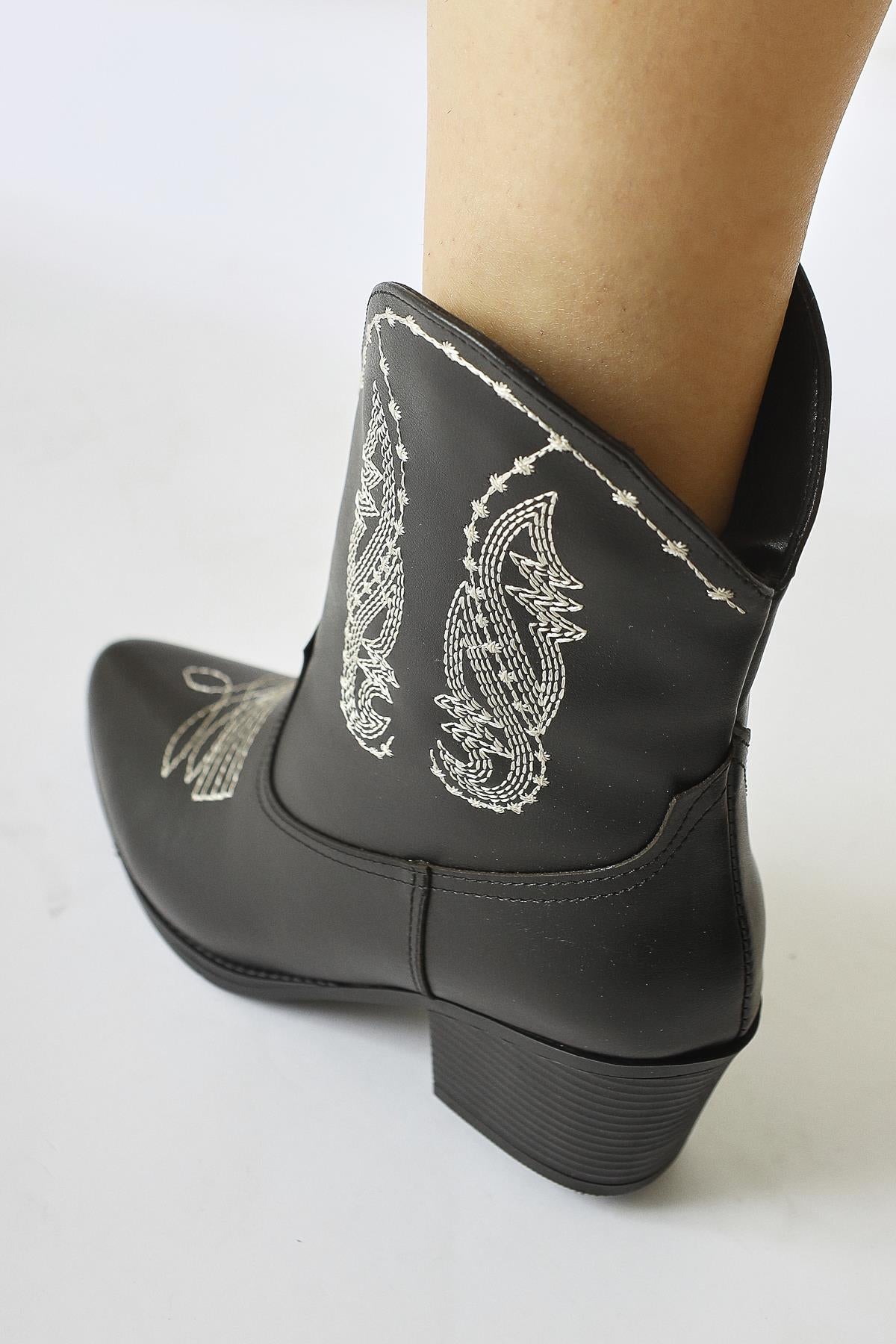 Jenny Black Pointed Toe Embroidered Detailed Western Boots