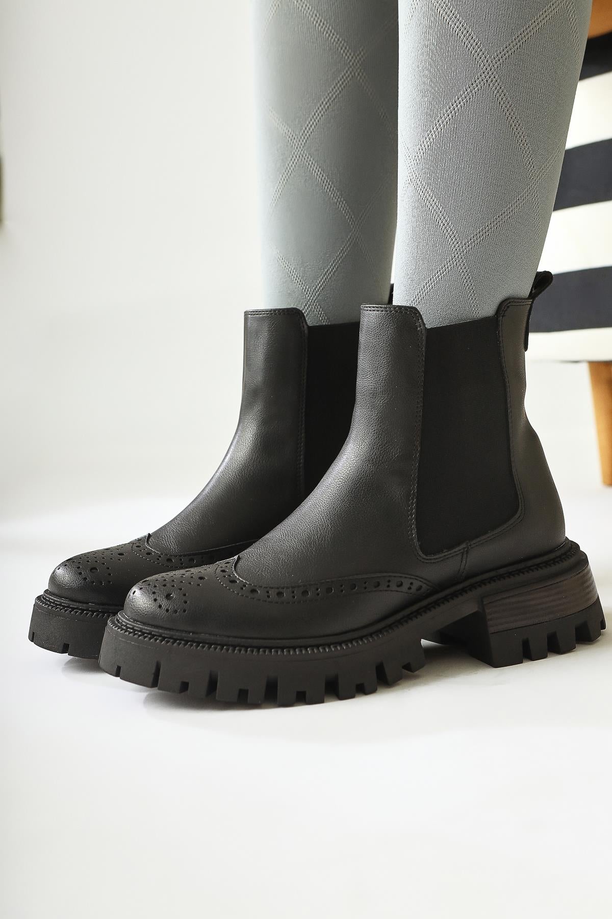 Leyah Black Laser Cut Detailed Rubber Boots