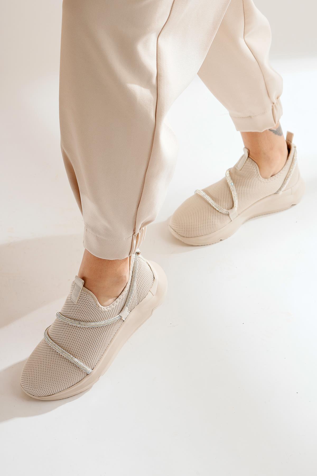 Lorrie Beige Stone Detailed Stone Detailed Sneakers