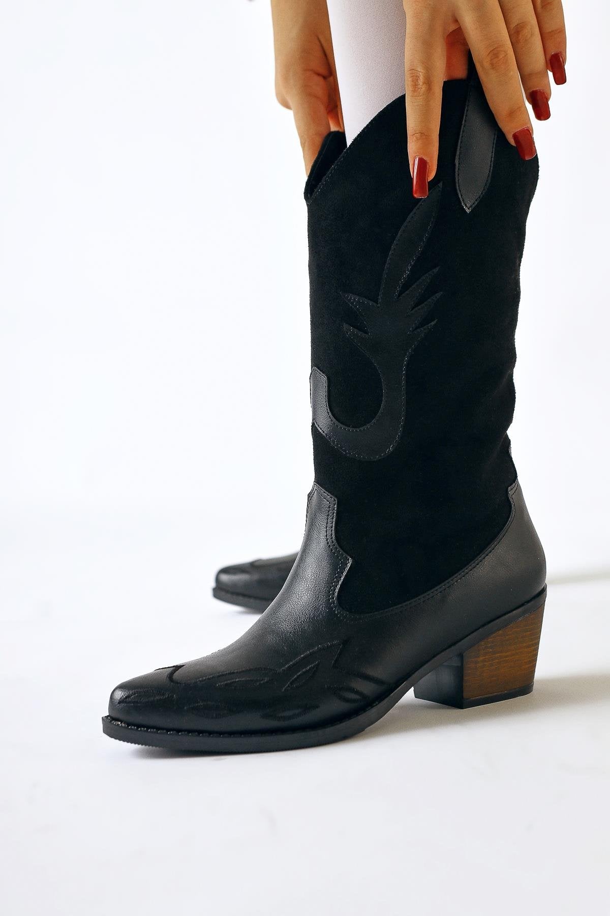 Maily Black Suede Detailed Embroidered Pointed Toe Western Boots