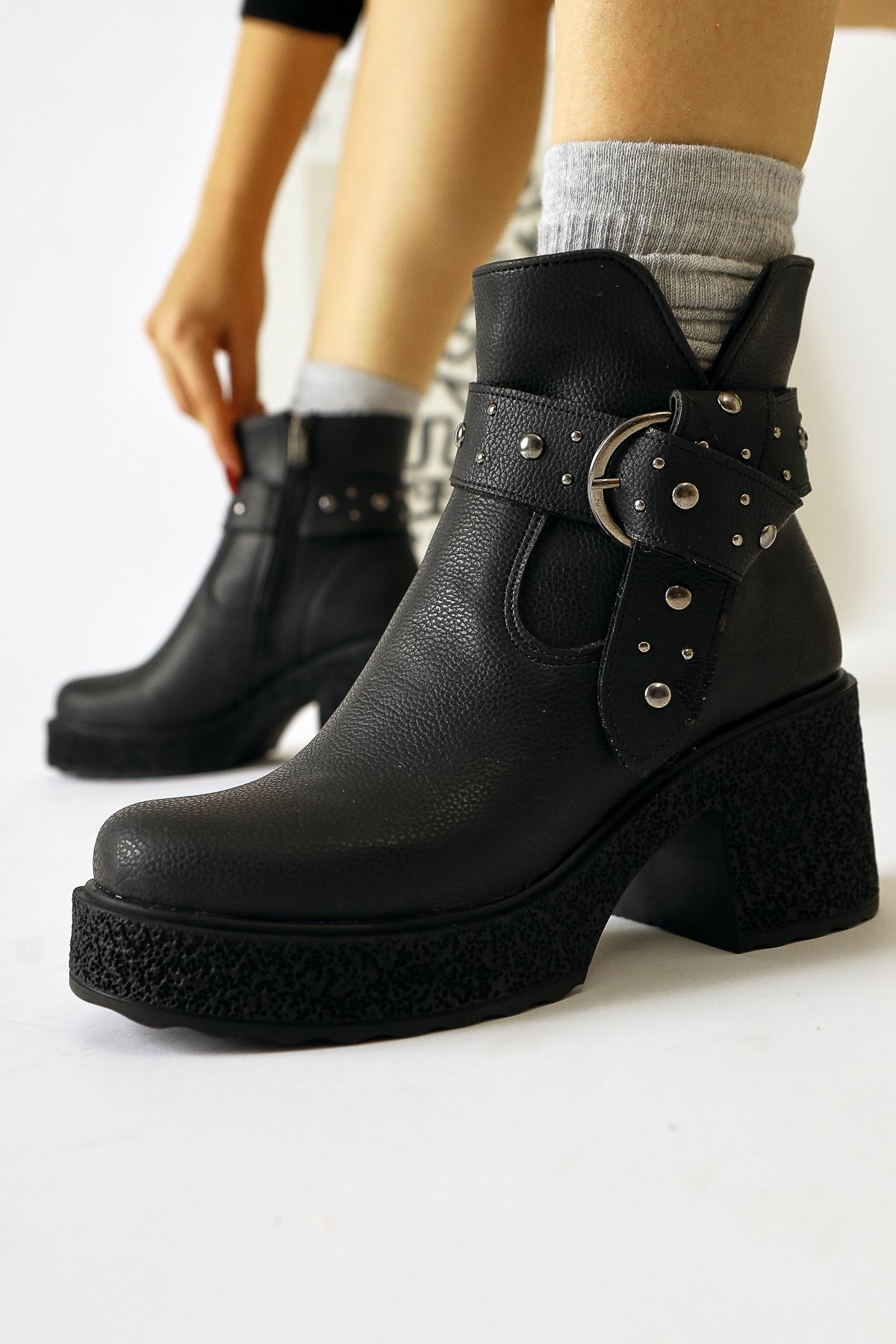 Maylin Black Studded Belt Detailed Boots