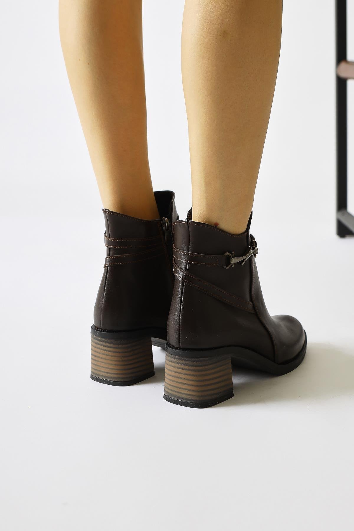 Mihane Brown Buckle Detailed Oval Toe Boots