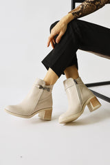 Mihane Ten Buckle Detailed Oval Toe Boots