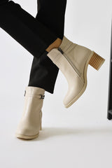 Mihane Ten Buckle Detailed Oval Toe Boots