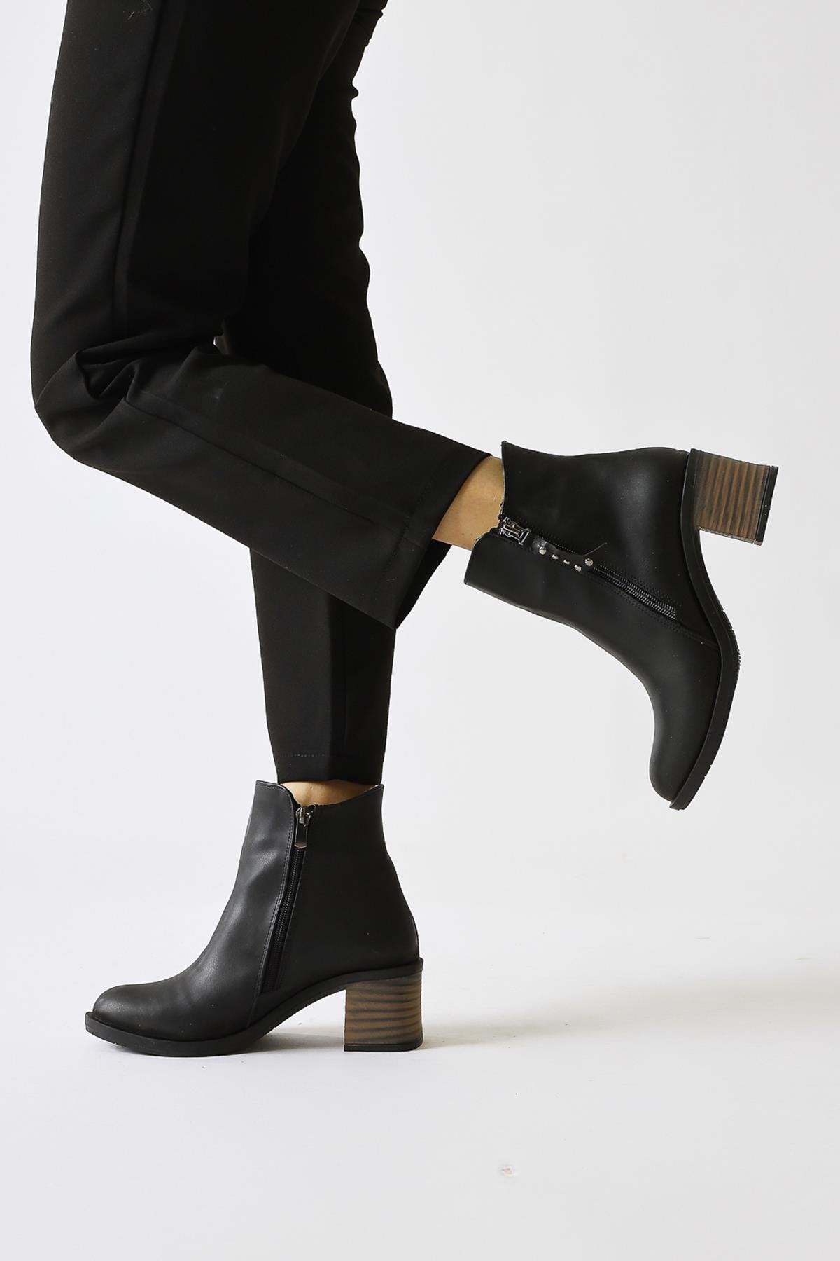 Milen Brown Oval Toe Zipper Detailed Boots