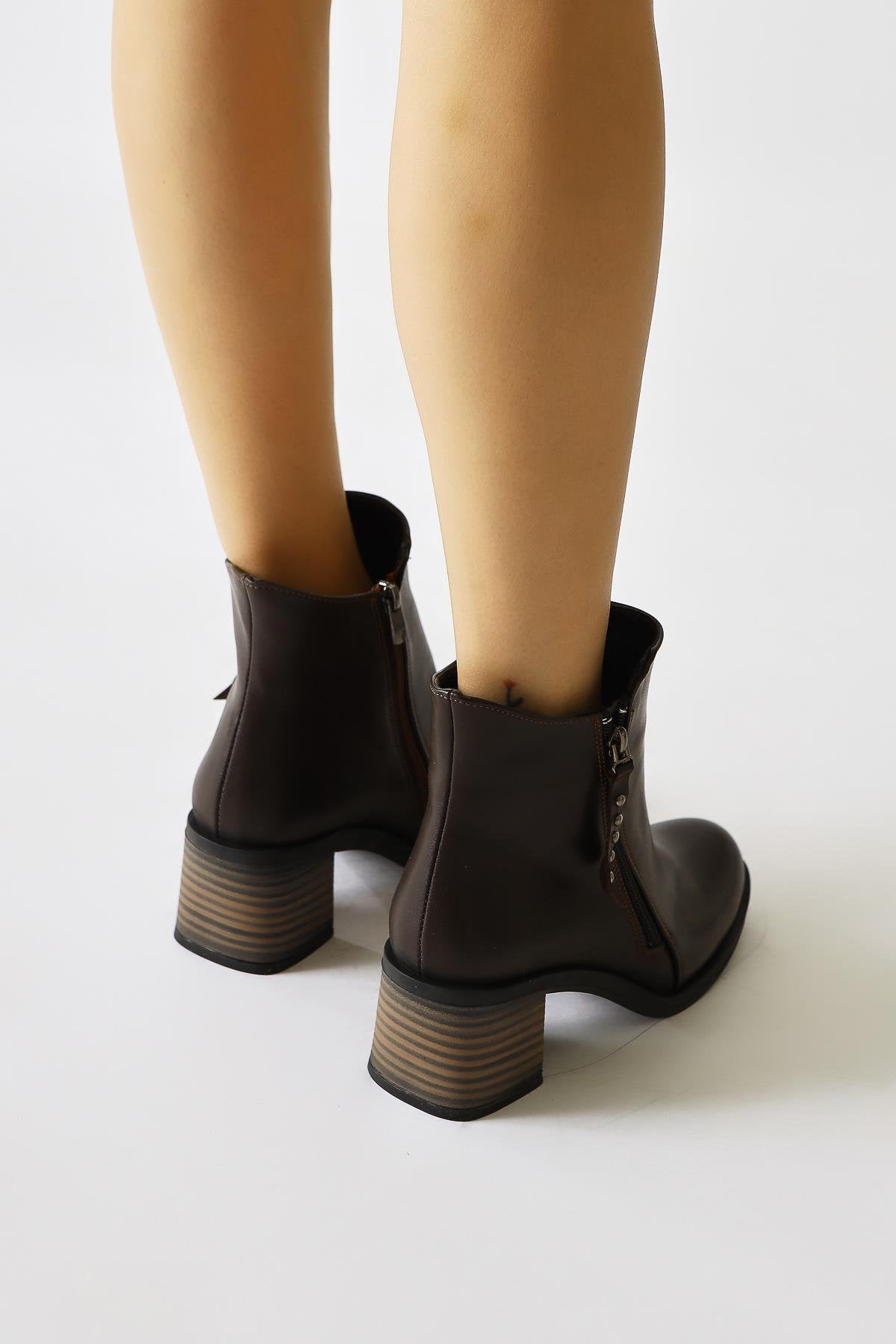 Milen Brown Oval Toe Zipper Detailed Boots