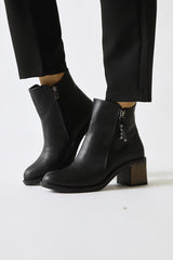 Milen Brown Oval Toe Zipper Detailed Boots