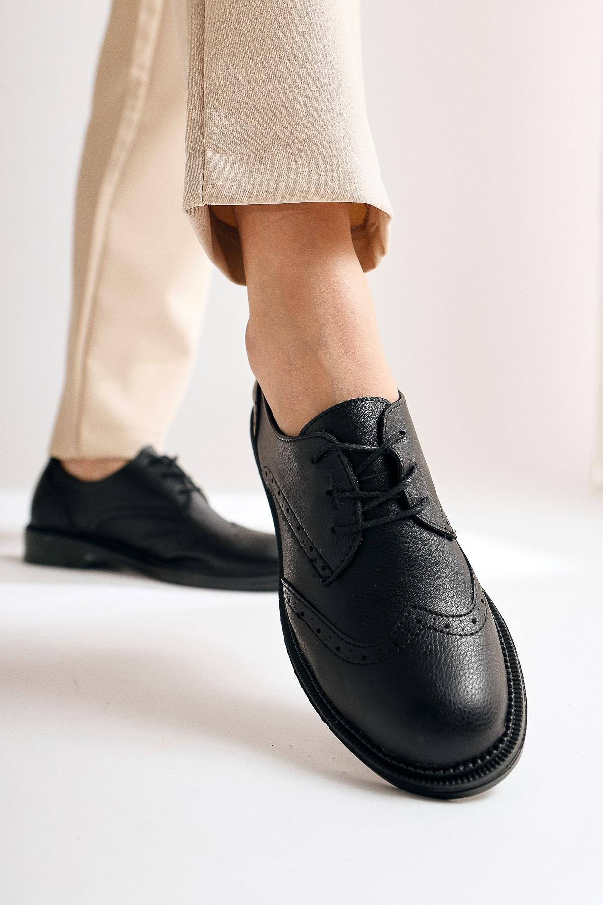 Mitzie Black Lace-Up Oxford Shoes