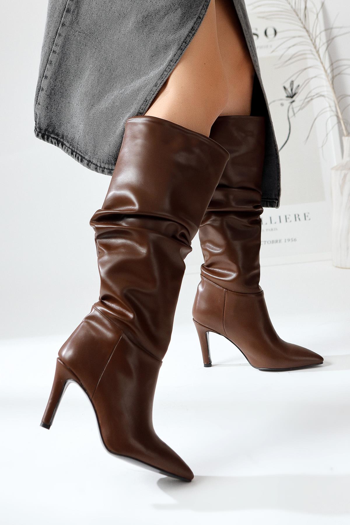 Rimaz Brown Gusseted Long Pointed Heel Boots