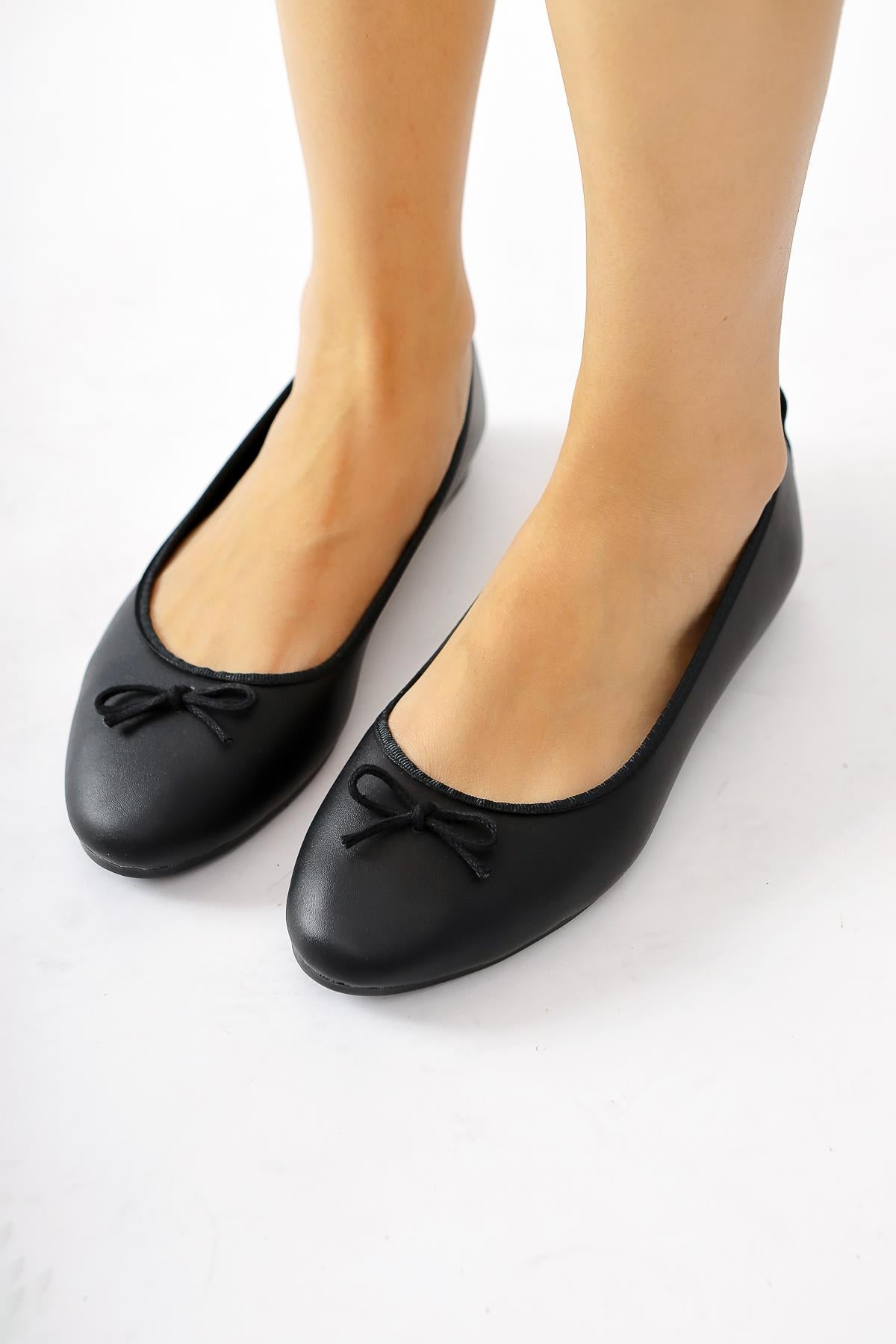 Sille Black Bow Detailed Ballerina