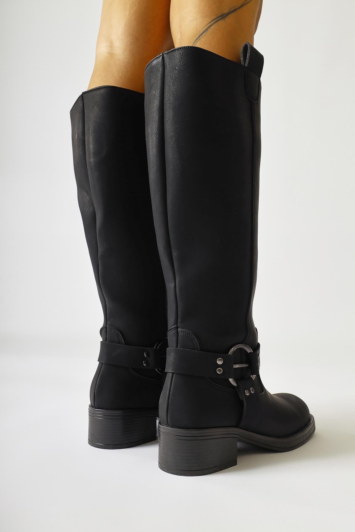 Soleil Black Belt Detail Pull-On Boots