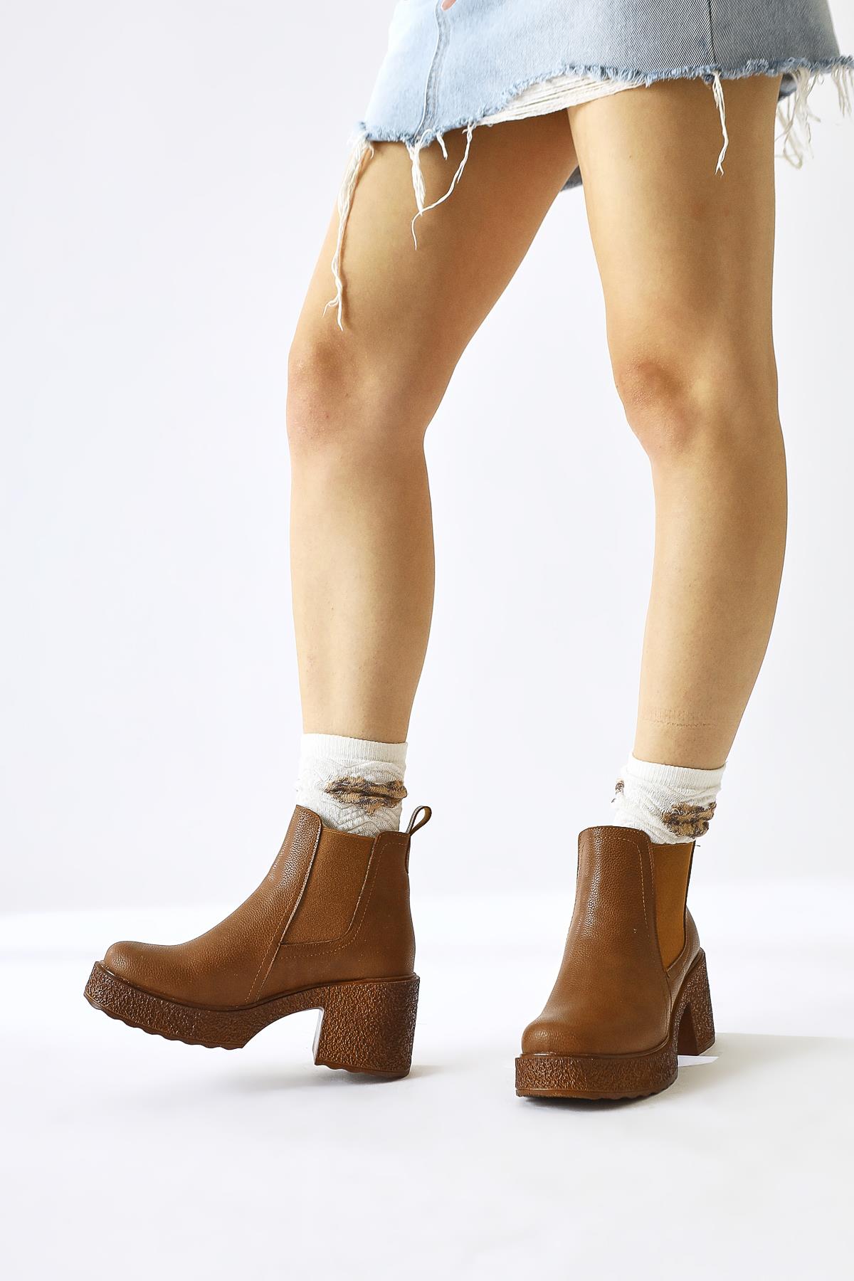 Thida Taba Elastic Platform Sole Pull-On Boots