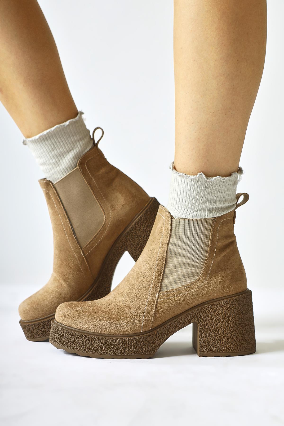 Thida Mink Suede Elastic Platform Sole Pull-On Boots