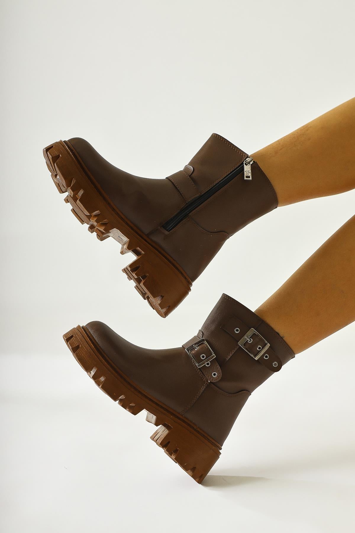 Veneta Brown Belt Detailed Boots