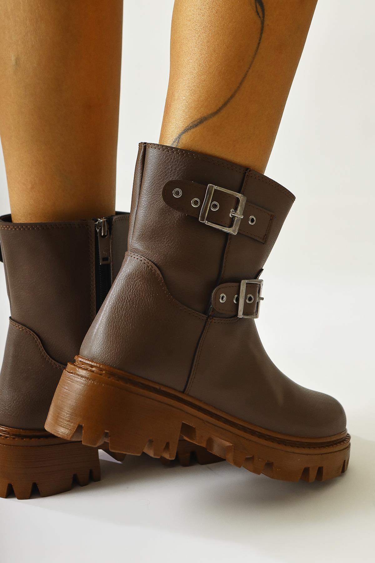 Veneta Brown Belt Detailed Boots