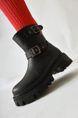 Veneta Black Belt Detailed Boots