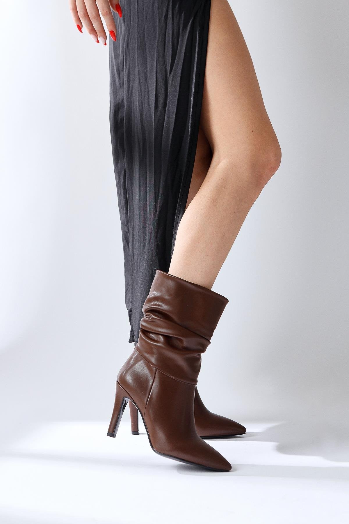 Wilma Brown Gusseted Thin Heel Boots